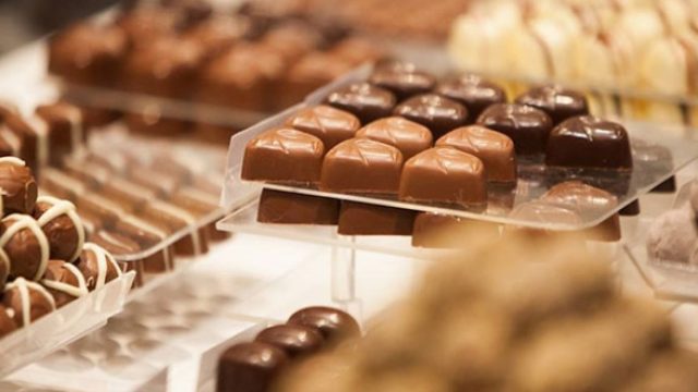 CHOCOLATE ON VALENTINES DAY?